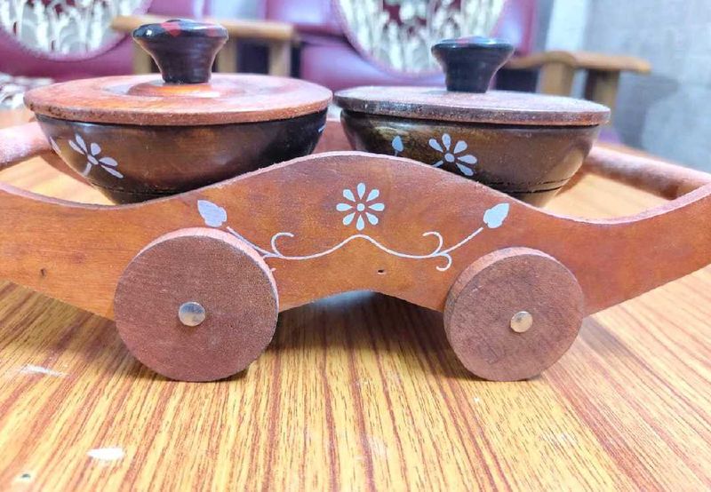 Vintage Carriage New Unused + Cute Knife