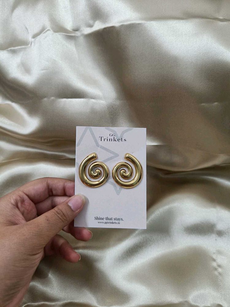 ✨ Luxe Gold Snail Hoops💛