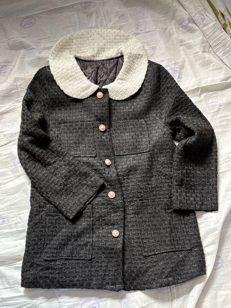 Elegant Tweed Jacket with Pearl Buttons