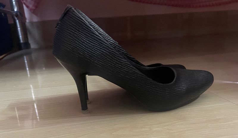 Stylish Black Stiletto Heels