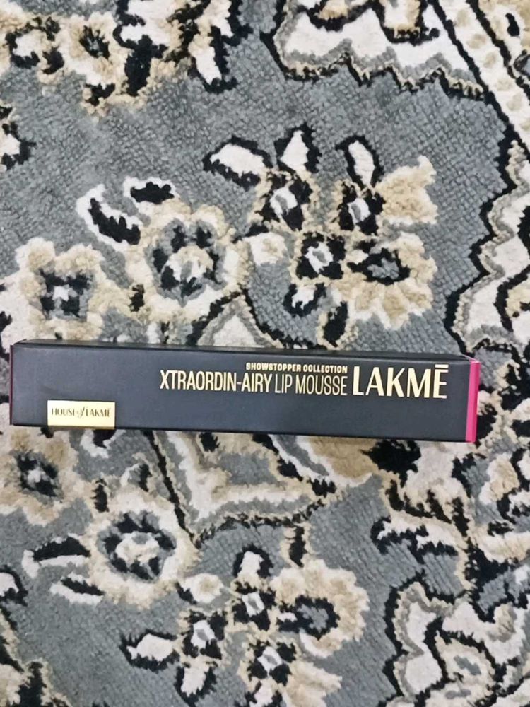 Lakme Xtraordin-Airy Lip Mousse