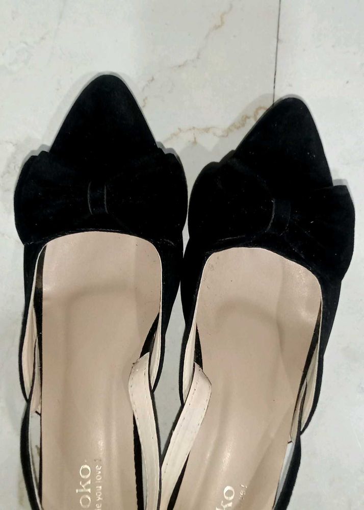 Black velvet sandel