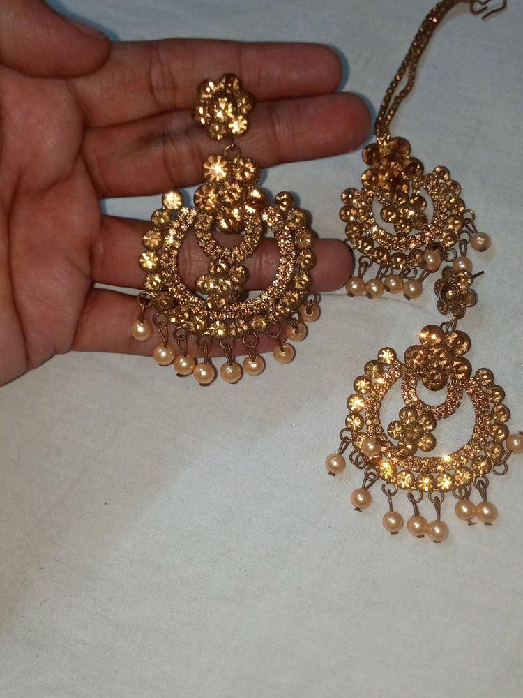 GOLDEN EARRINGS WITH MAANGTIKA ✨