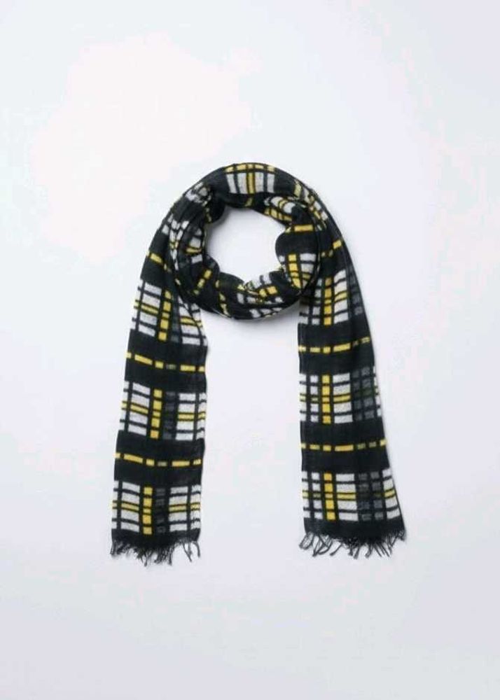 Stylish Plaid Scarf