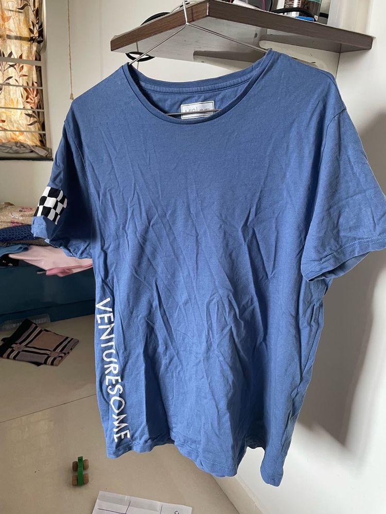Blue tshirt