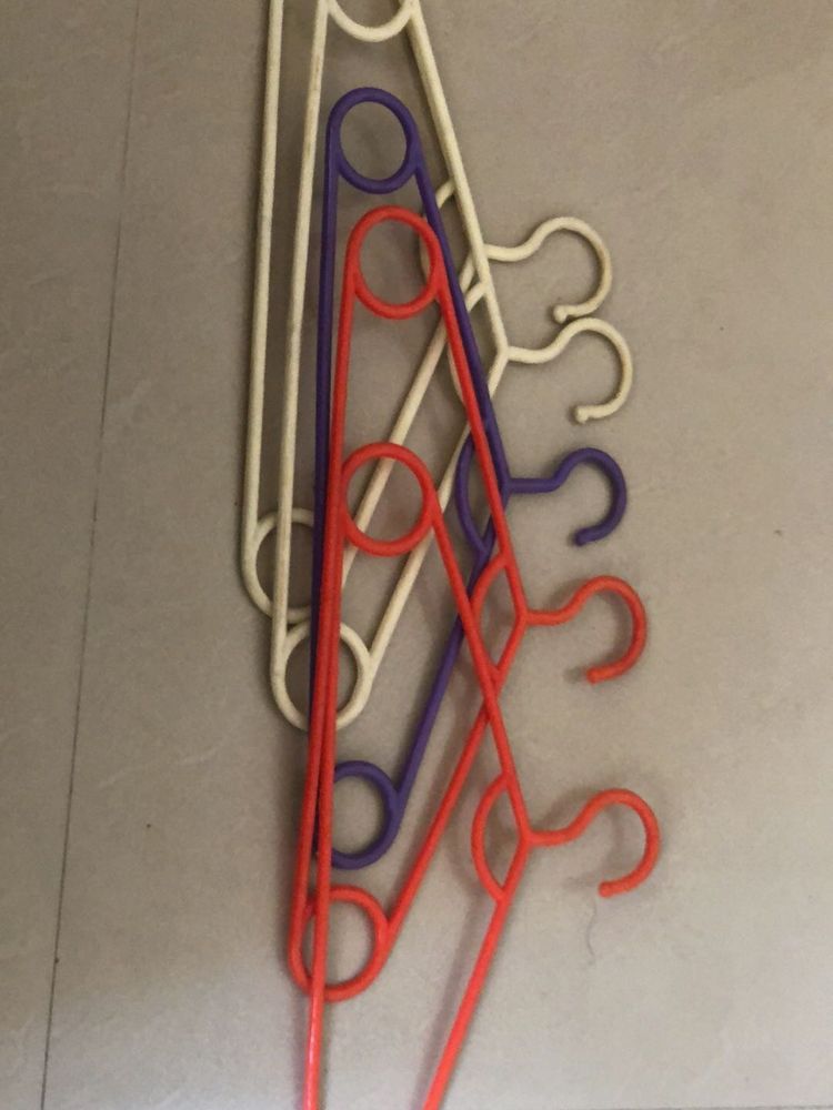 Set of 5 Colorful Plastic Hangers