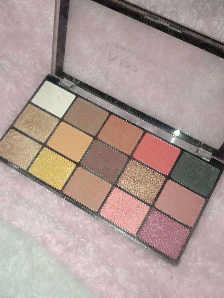 Aye Shadow Lightly Use Good Condition