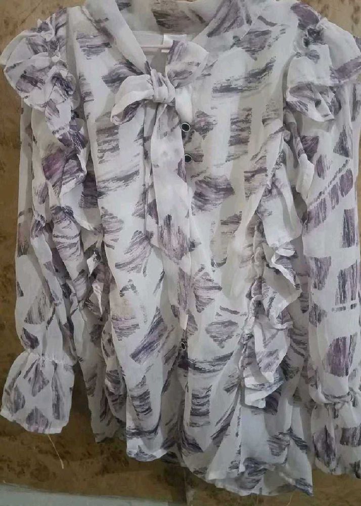 last week sale --Floral Ruffle Tie Neck Top
