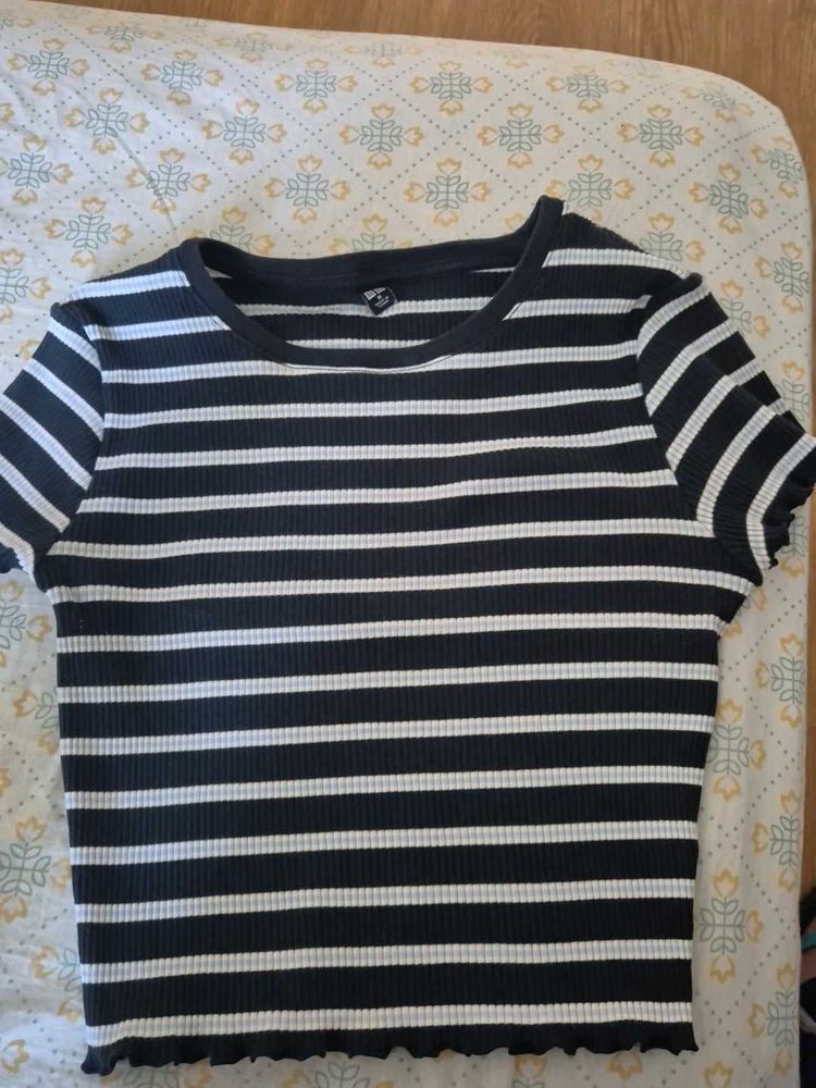 Uniqlo Crop Top