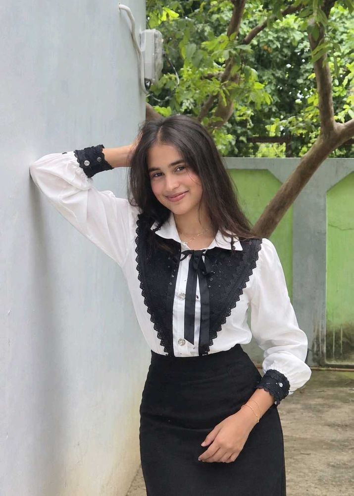Elegant White &amp; Black Lace Blouse