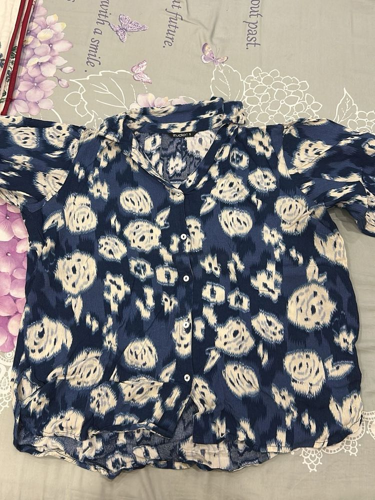 Stylish Blue Floral Print Button-Up Shirt