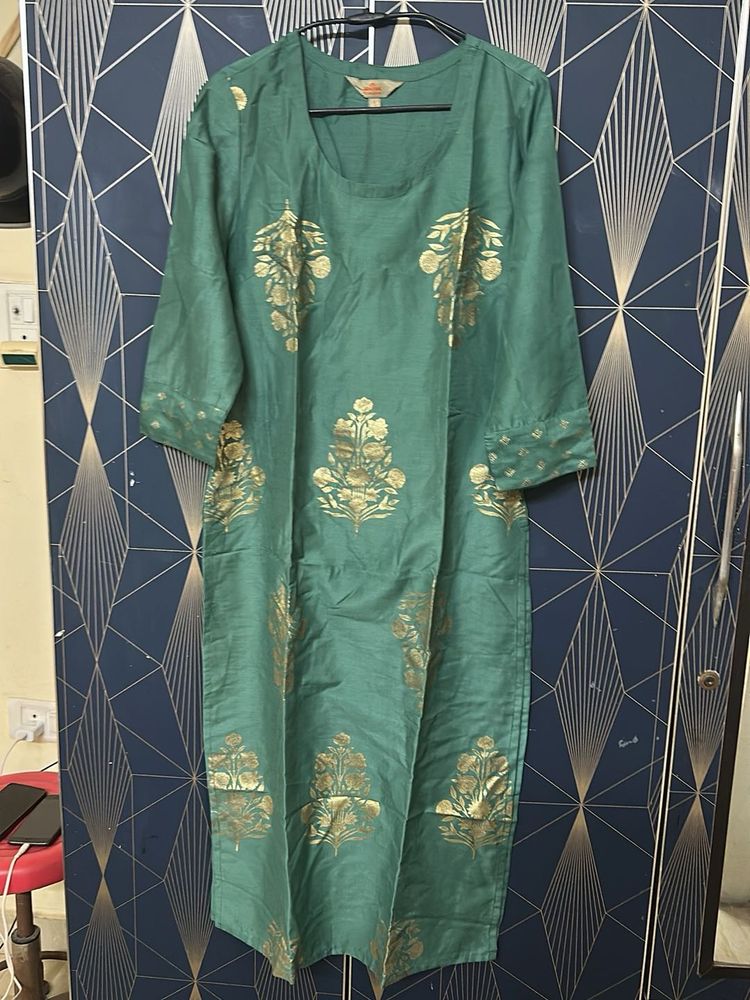 Elegant Green Kurta with Gold Print