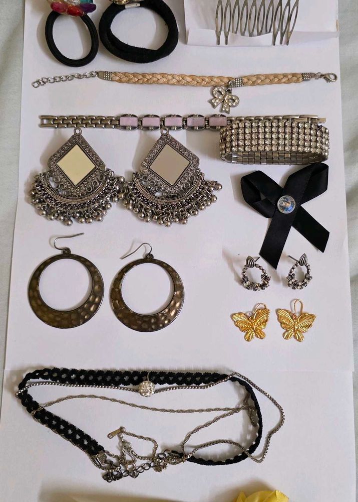 Assorted Women's Jewelry Set