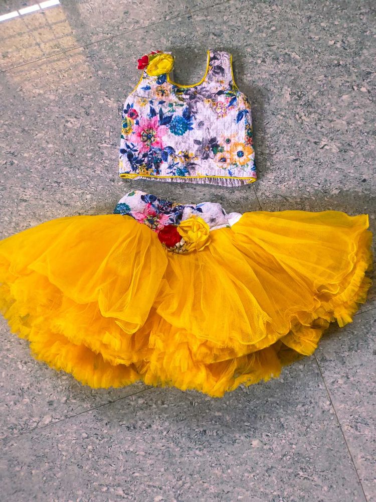 Cute Yellow 💛 Skirt Top