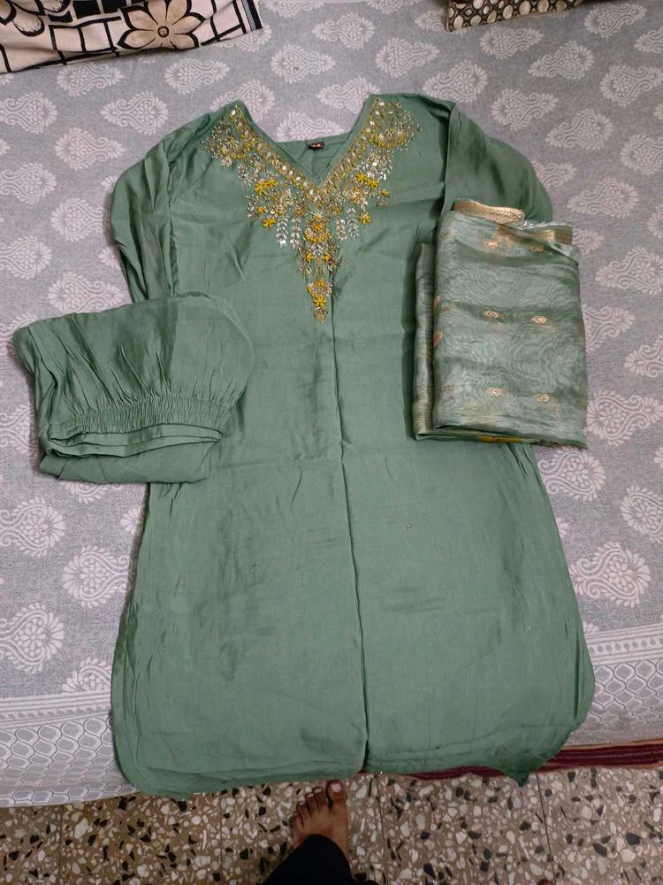 Beautifully Embellished Kurta Set