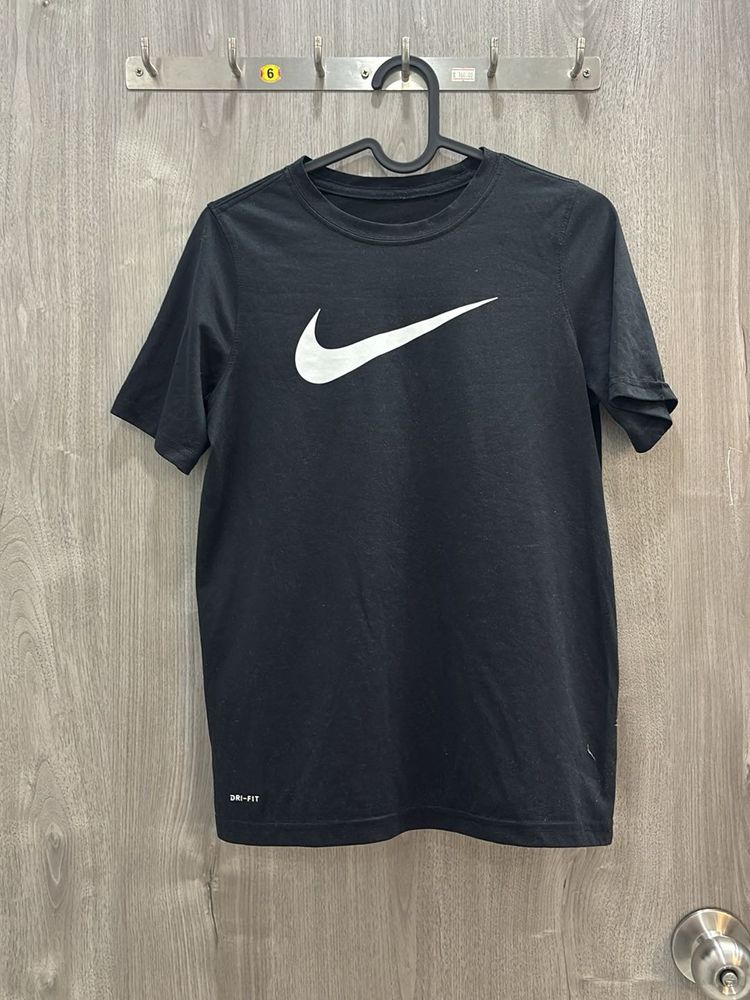 Nike Dri-FIT T-Shirt