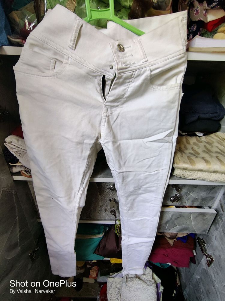 White pant