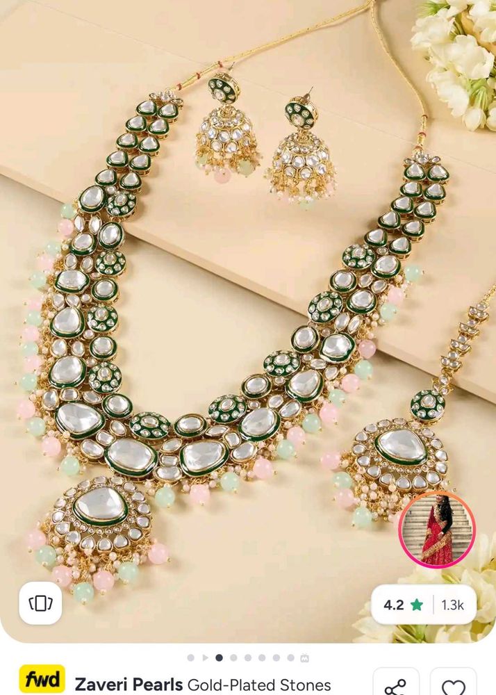 Exquisite Kundan Necklace Set with Earrings