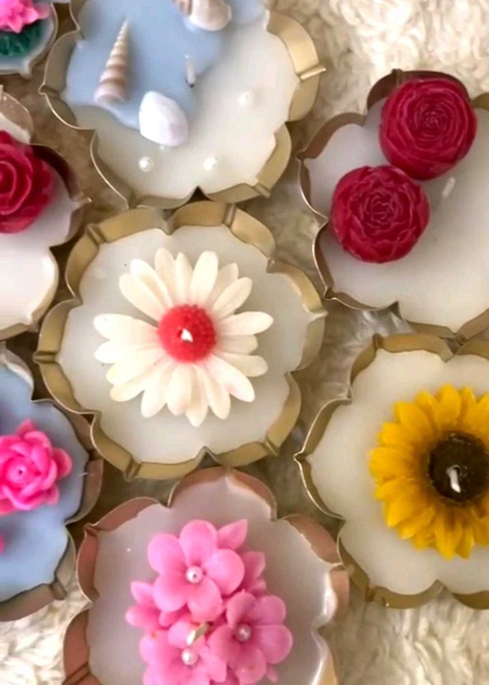 Decorative Flower Shaped Candle