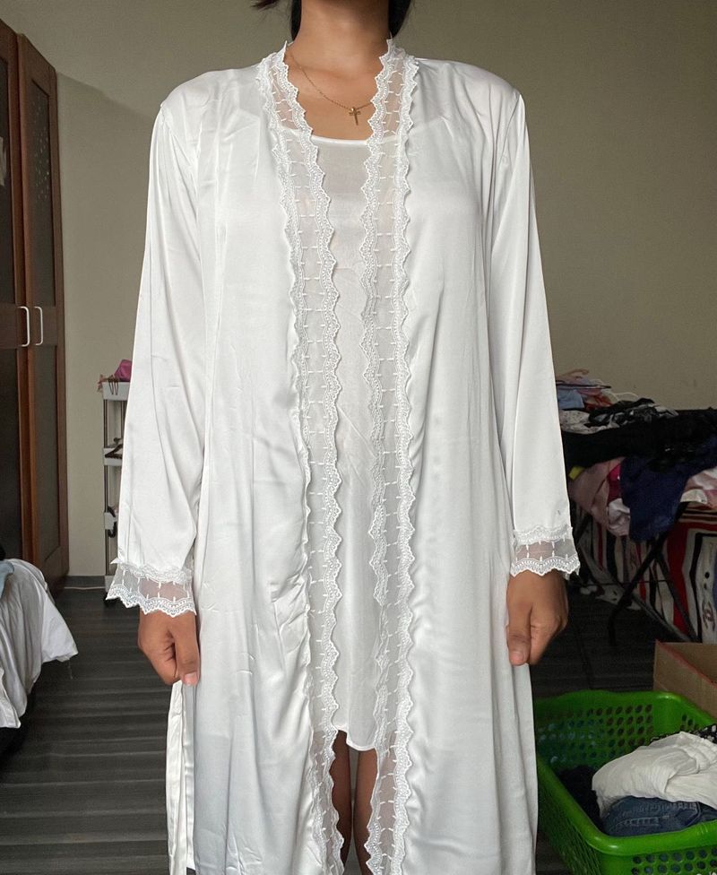 Elegant White Lace Robe and Nightgown Set