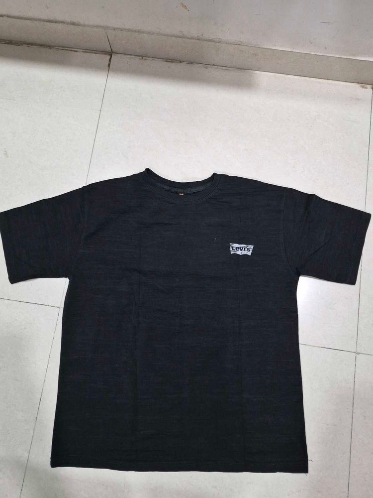 Levi's Black T-Shirt