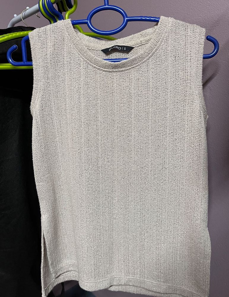 Sleeveless Knit Top