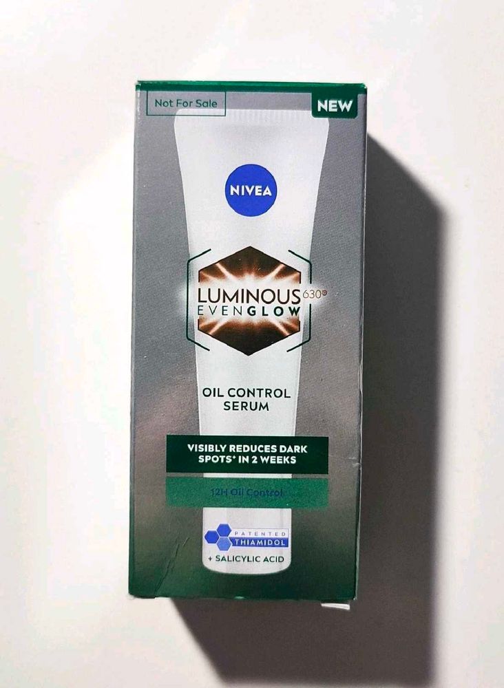 NIVEA Luminous Even Glow Oil Control Face Serum wi