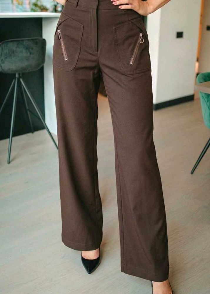 Chic Brown Cargo Pants with Zippers 🤎