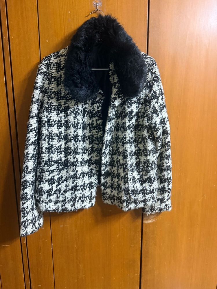PINTEREST VIRAL Jacket with Faux Fur Collar