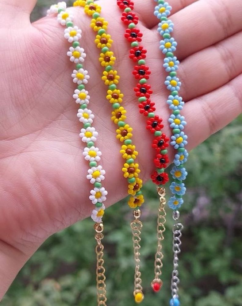 Daisy Beaded Bracelet - Colorful &amp; Cute