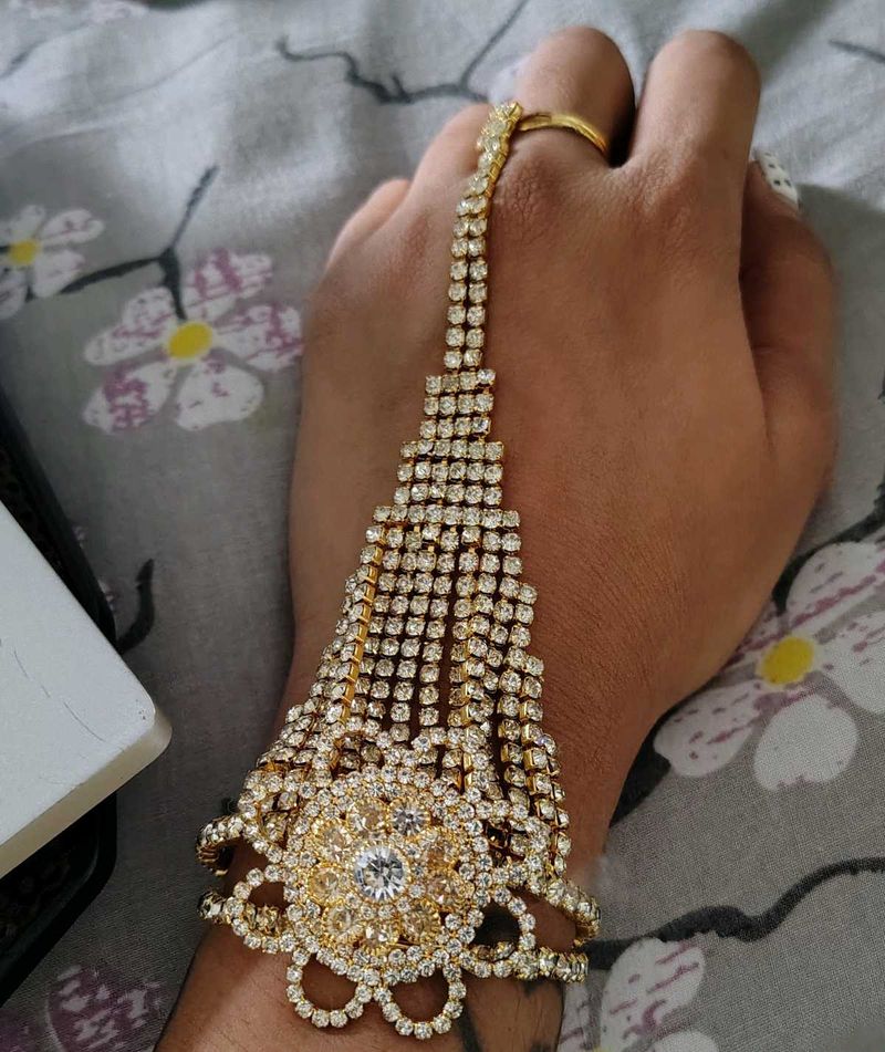 Stunning Rhinestone Ring braclet