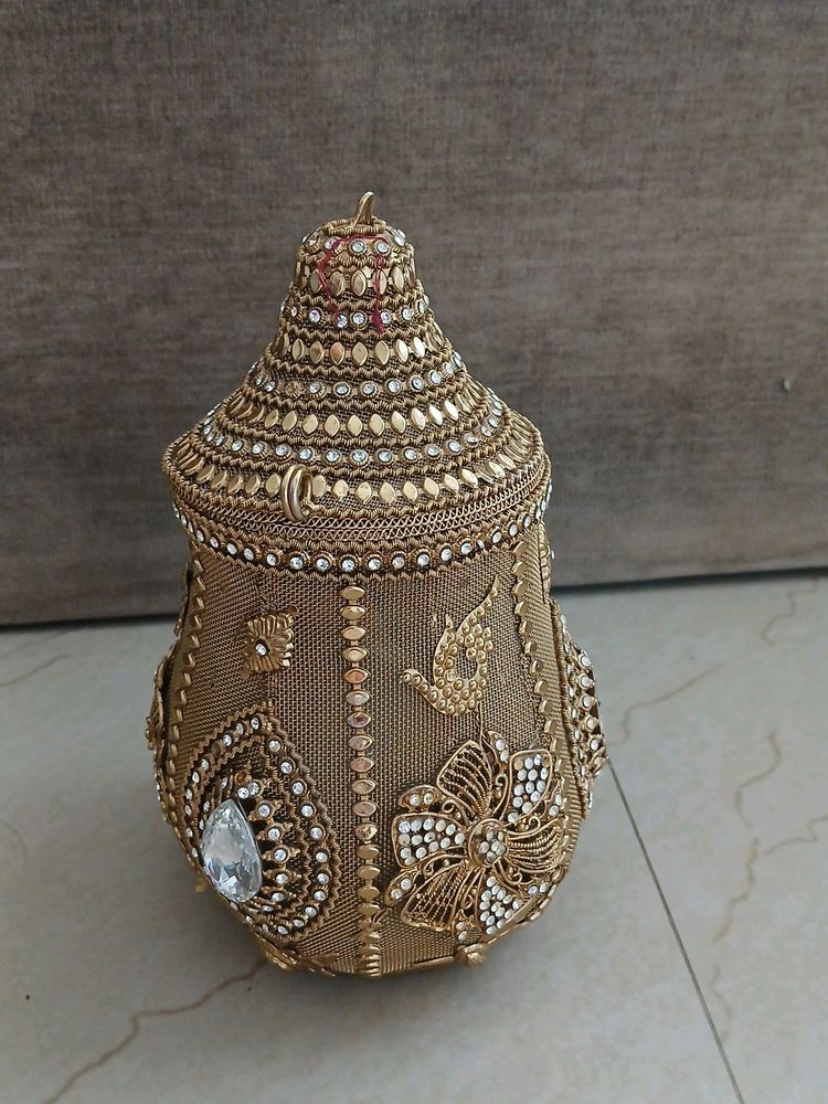 Can Be Used As Piggy Bank To Put Coins And Notes