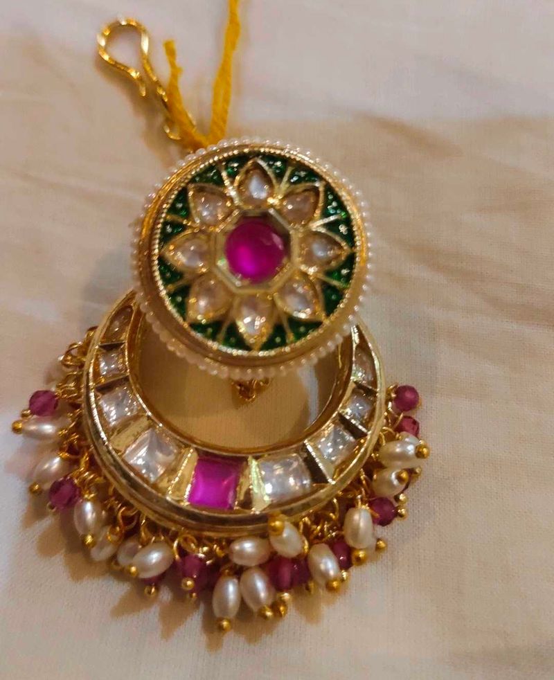 Exquisite Maang Tikka with Pearls