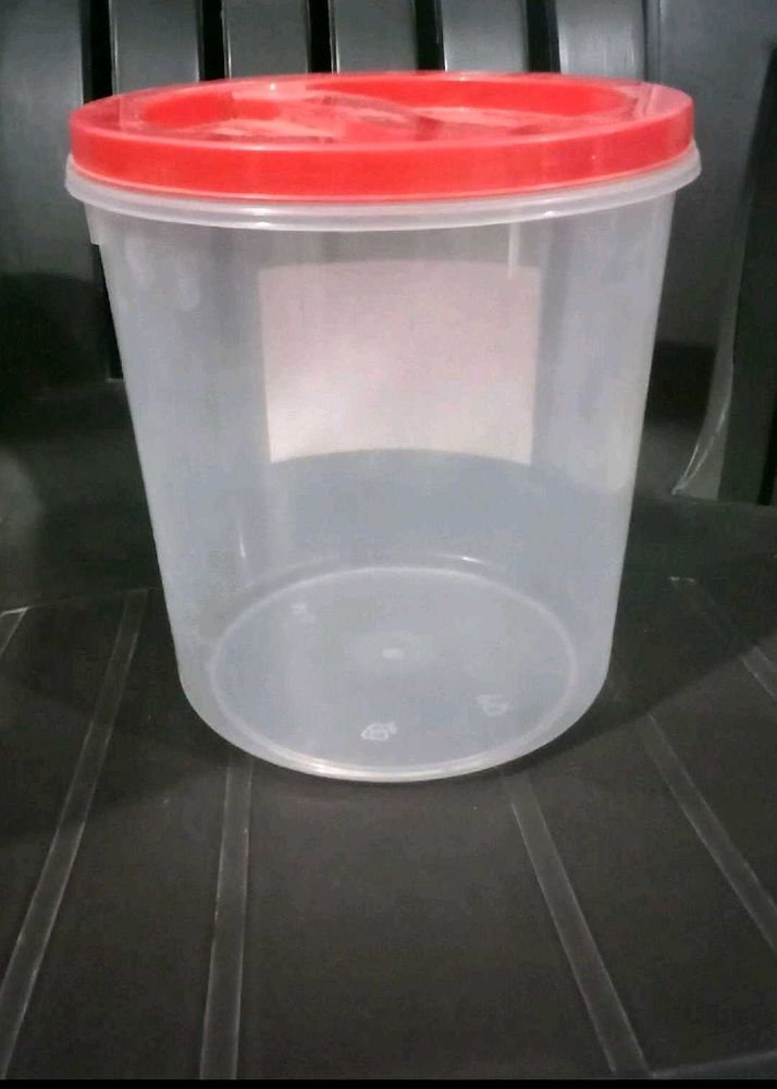 Clear Plastic Food Storage Container