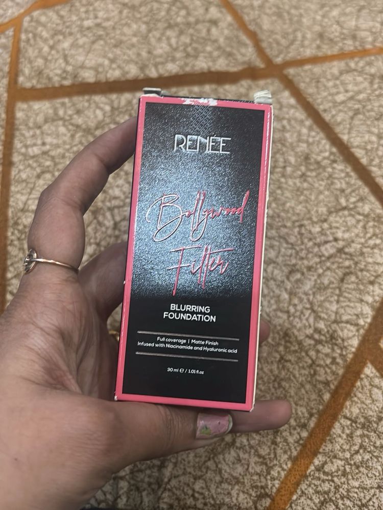 RENEE Bollywood Filter Blurring Foundation
