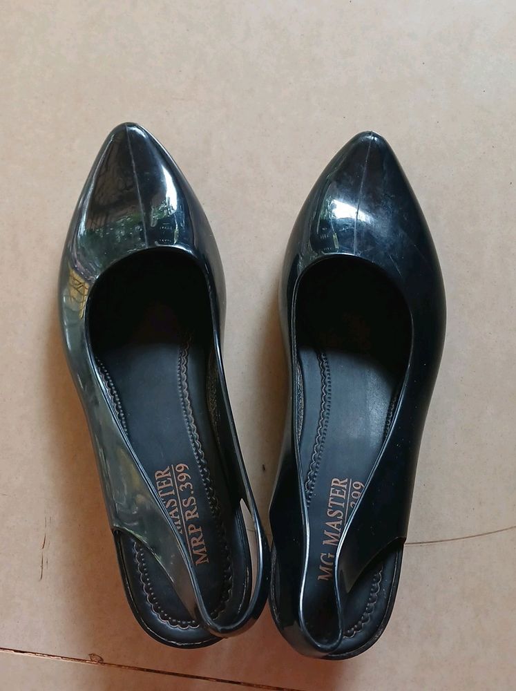 New Sandle Size 36