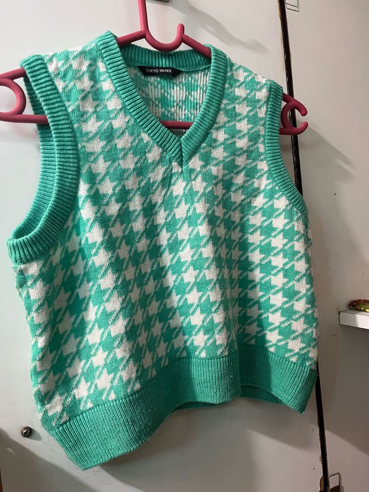 Trendy Houndstooth Knit Vest