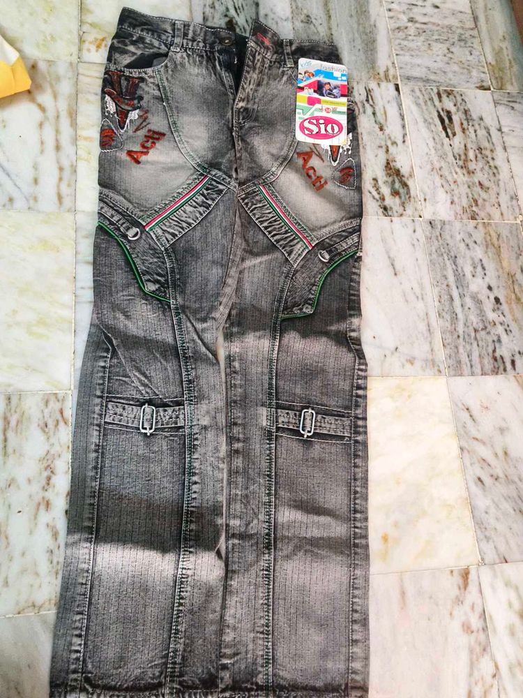 Stylish Men's Grey Denim Jeans