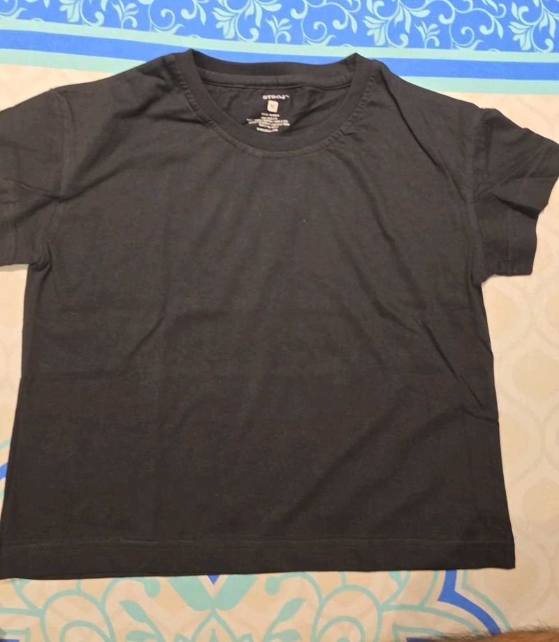 Classic Black Crew Neck Crop top