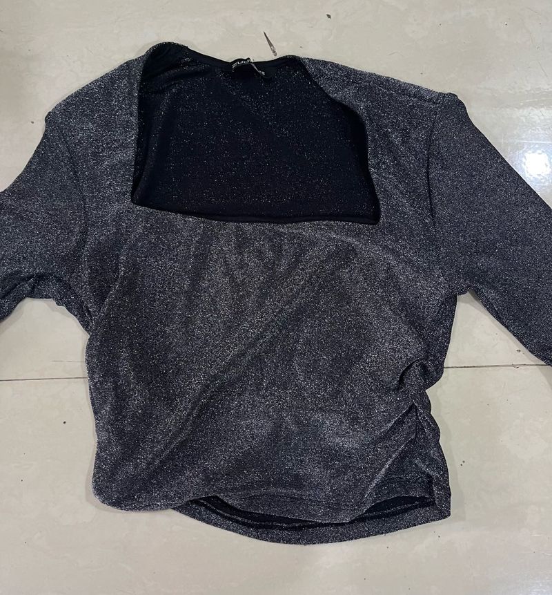 Shimmery full sleeve top