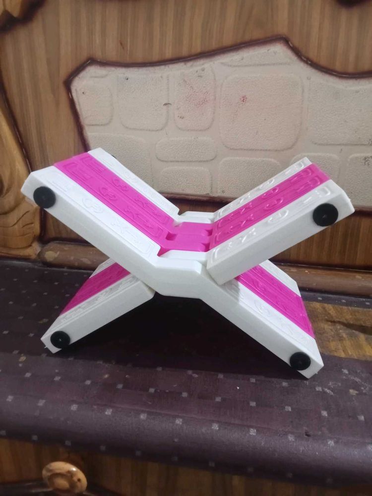 Pink &amp; White Book Stand