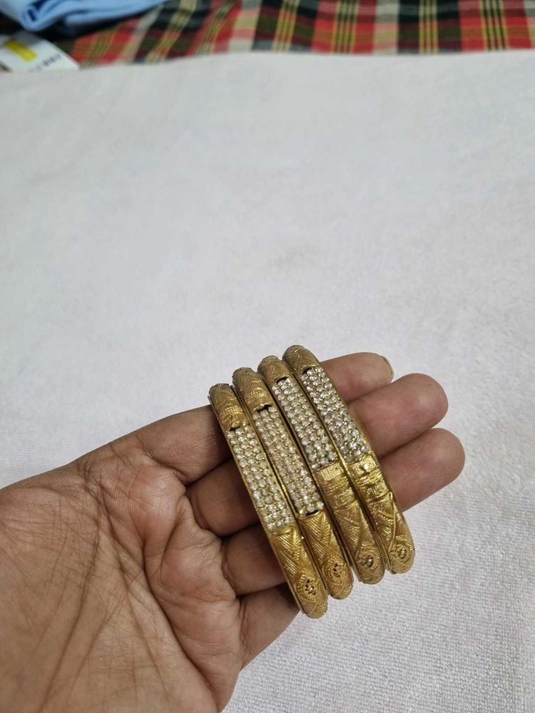 Set of 4 Golden Bangles with Rhinestones