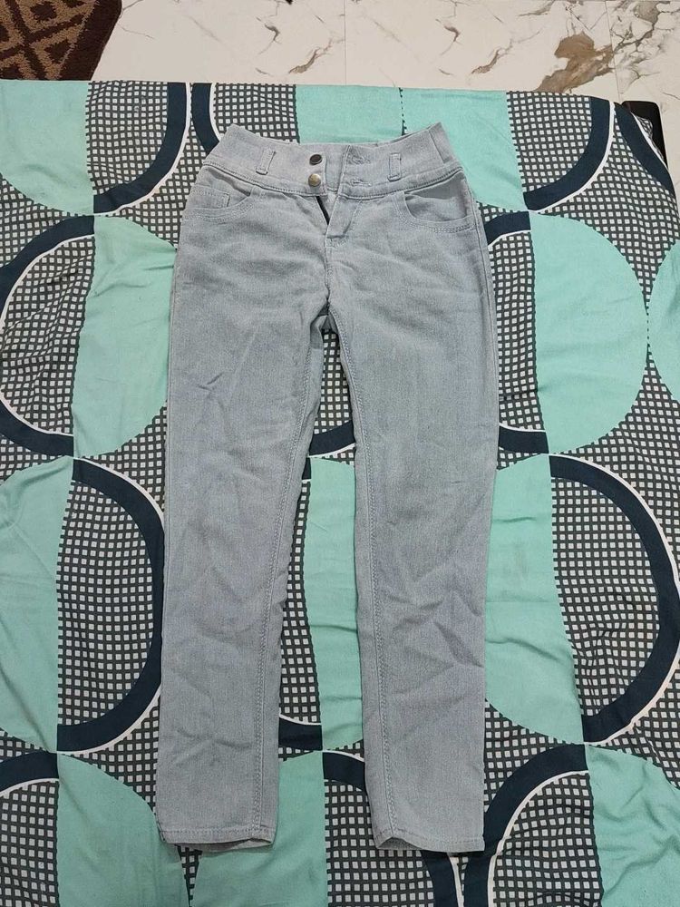 Light Wash High-Waisted Jeans