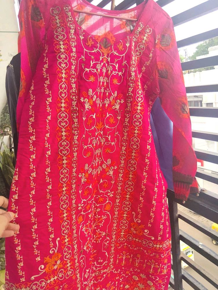 Pakistani lawn embroided kurta