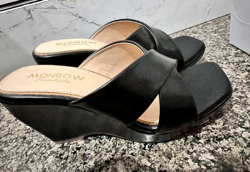 Monrow Essentials Black Wedge Sandals