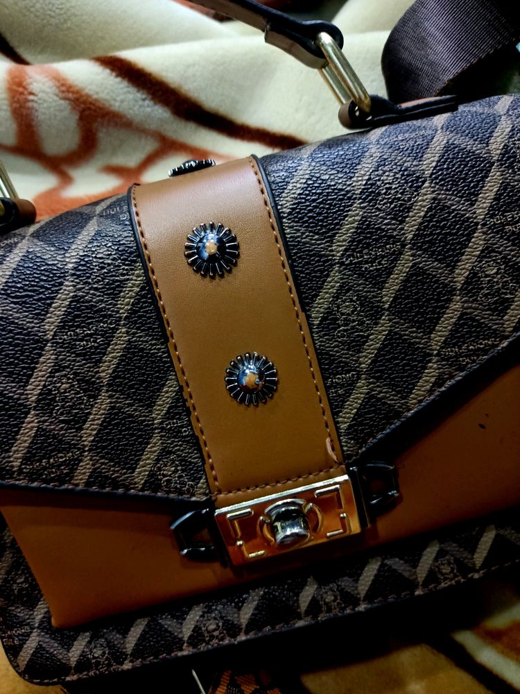 Sling Bag....Look Like Mk
