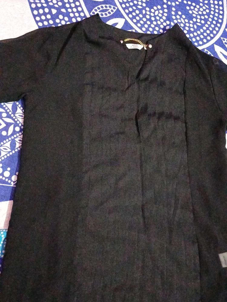 Elegant Black top