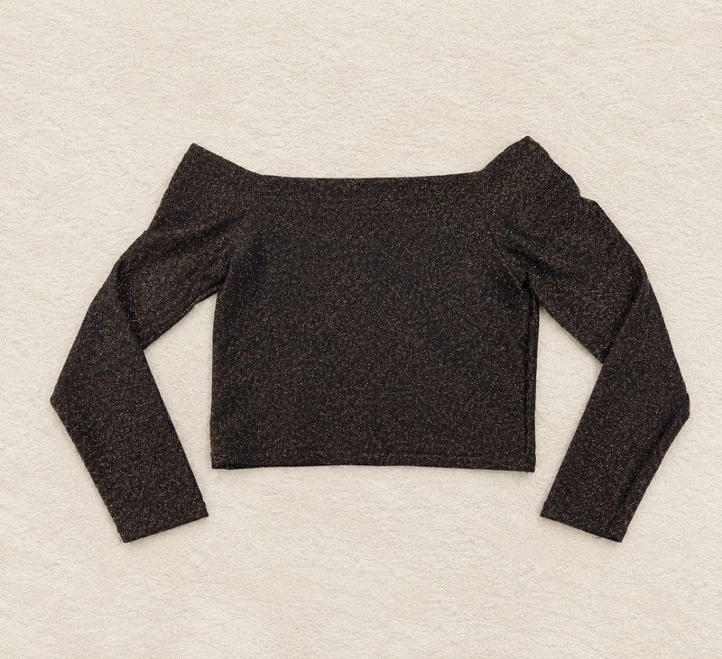 Black glitter off-shoulder top 🖤✨