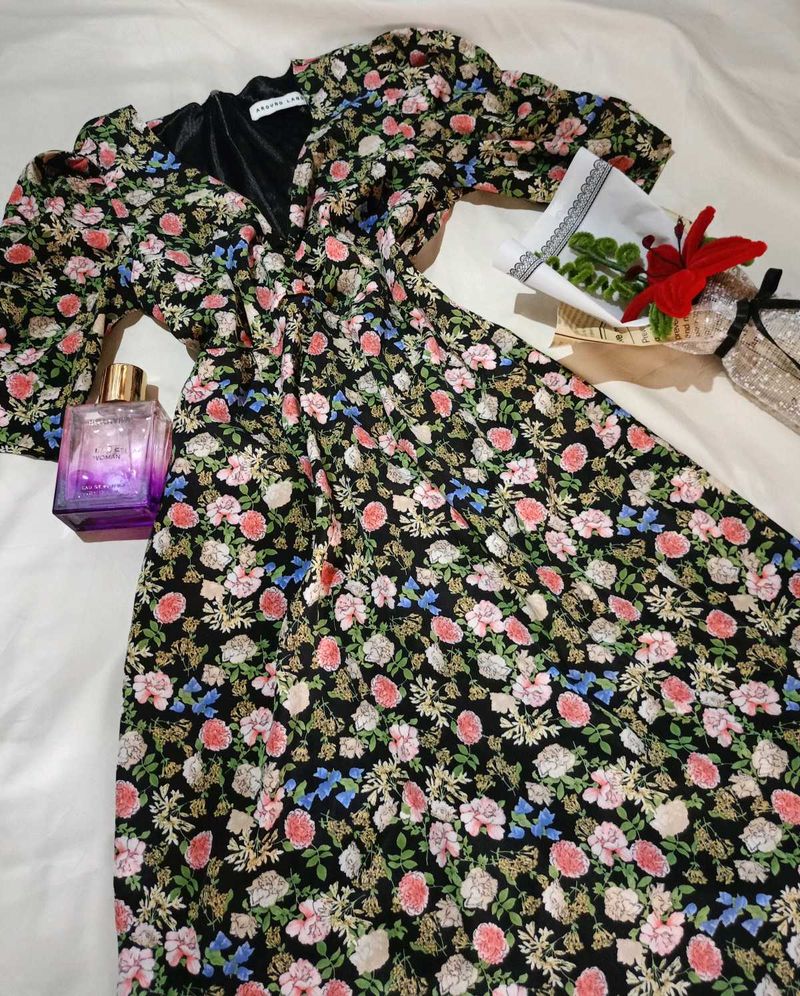 Floral Print V-Neck Mini Dress