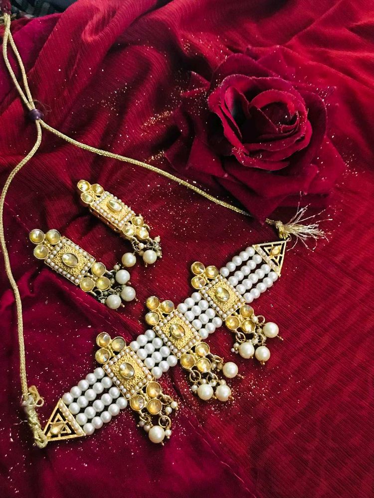 Elegant Pearl and Gold Choker Set